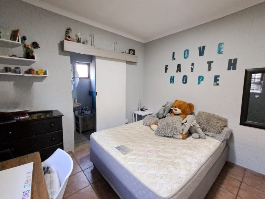3 Bedroom Property for Sale in Vaalpark Free State
